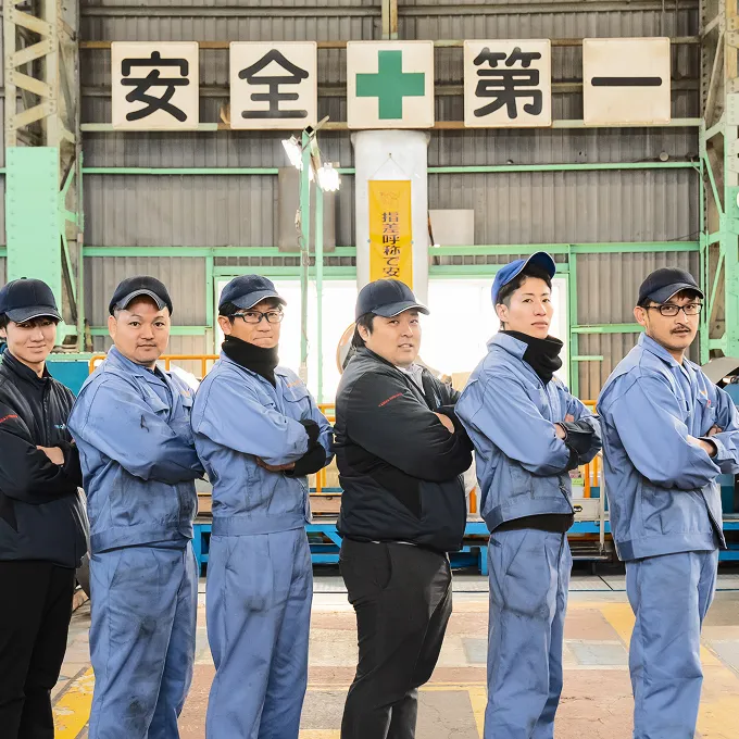 工場で働く人たち